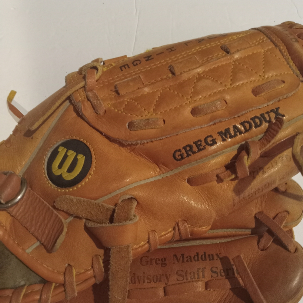 Wilson A2483 Greg Maddox Advisory Staff RHT Tan Baseball Glove